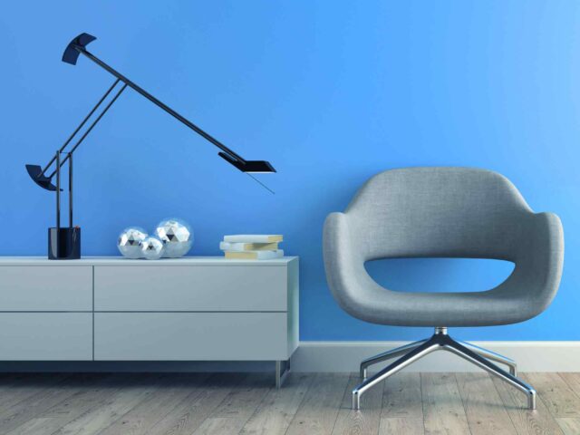 https://demirbagmoble.net/wp-content/uploads/2017/05/image-chair-blue-wall-640x480.jpg